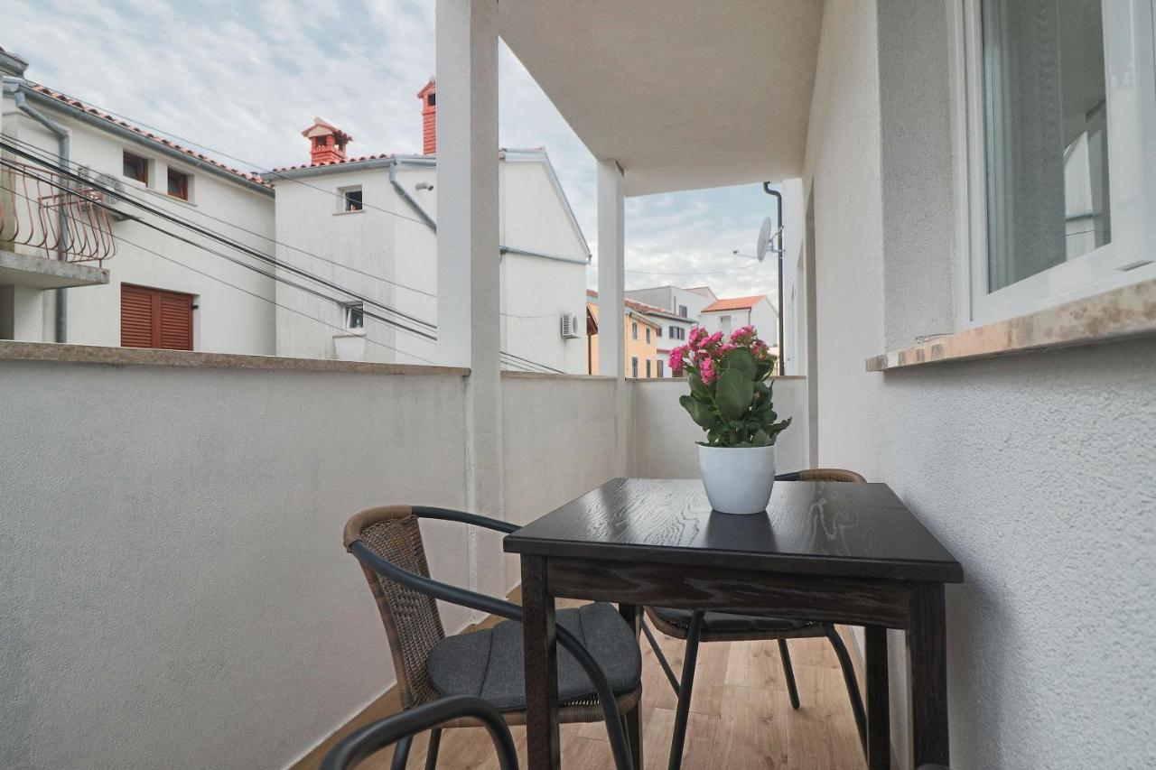 Apartments Korina & Dadi روفينج المظهر الخارجي الصورة