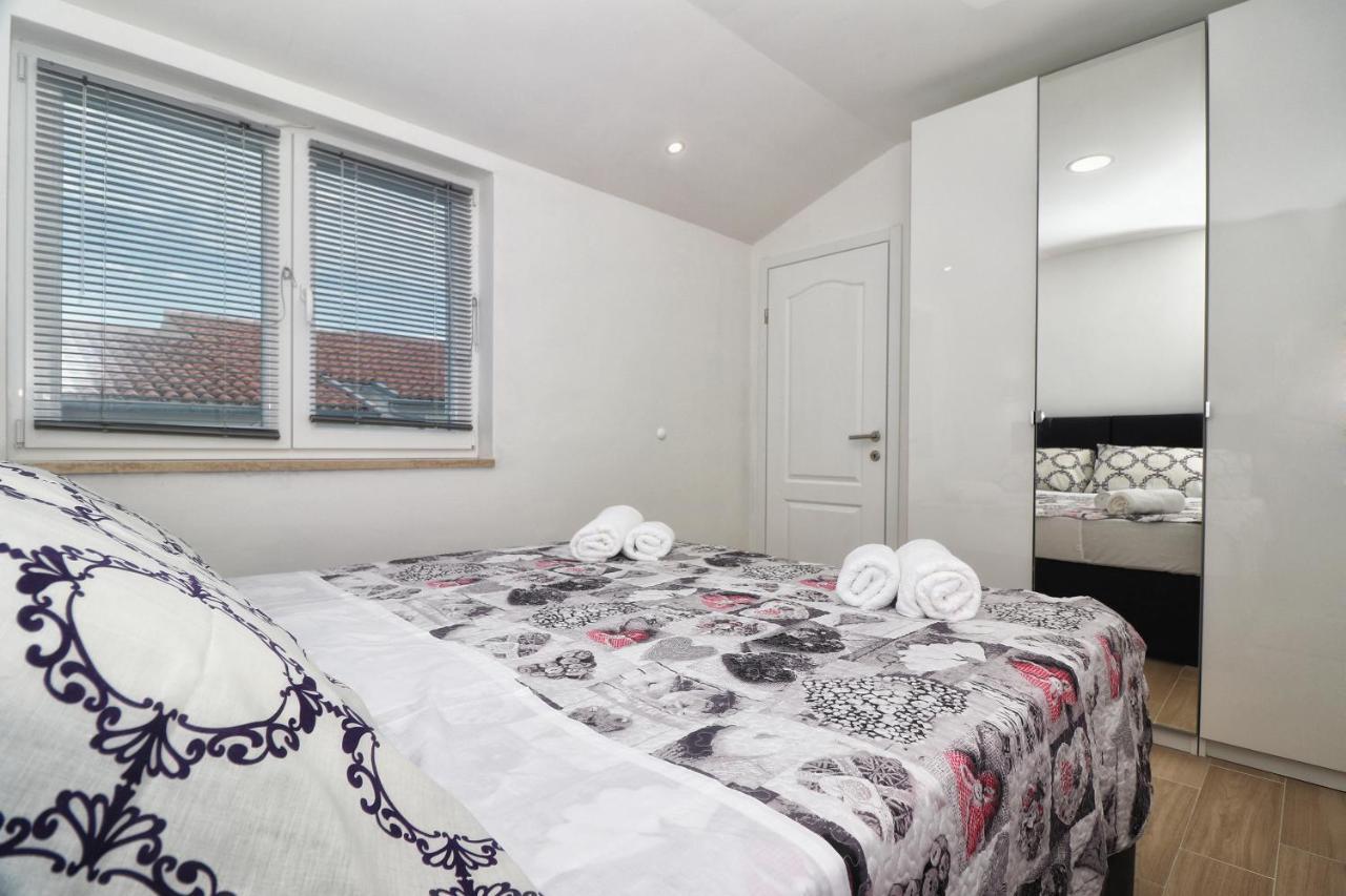 Apartments Korina & Dadi روفينج المظهر الخارجي الصورة