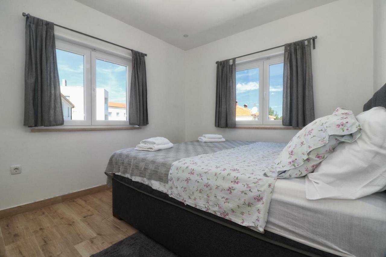 Apartments Korina & Dadi روفينج المظهر الخارجي الصورة